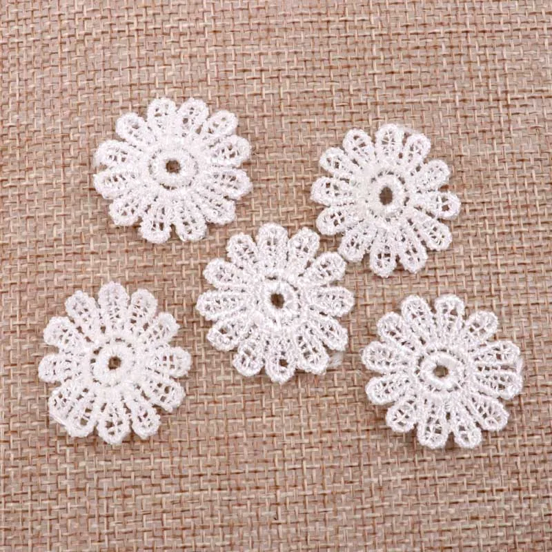 Wholesale 50pcs Flower Shape DIY white Lace Decorative Flower Piece Broderie Suisse Wedding Decoration 26mm