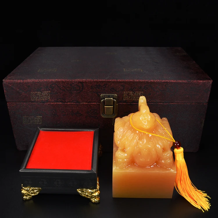 

Beige Yellow jade antique empress phoenix seal engraving of phoenix jade stamper Imperial Palace Wu Ze Tian Queen Emperor signet