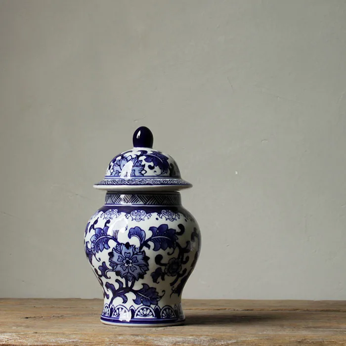 Jingdezhen porcelain hand painted blue and white porcelain general tank new Chinese decoration classical home  study decoration