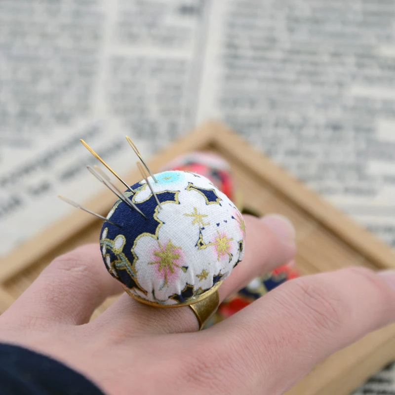 Random Color Adjustable Ring Pin Cushions For Quilting Craft Finger Pincushion DIY Sewing Tools Accessories