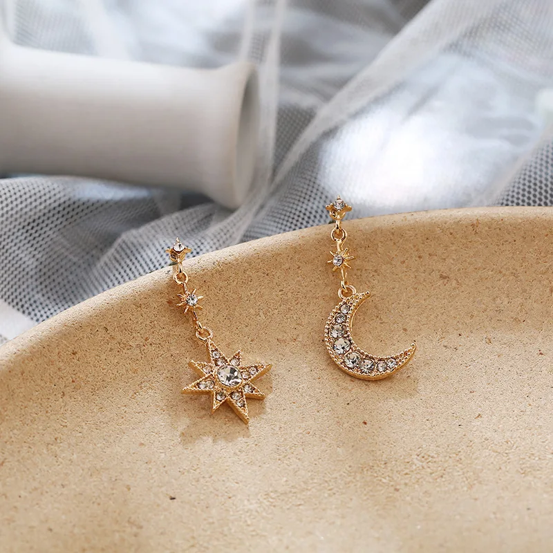 Korean Version Of Earrings 2020 Fashion New Earrings Net Red Was Thin Goddess Star Crescent Moon Shine Asymmetric Earrings