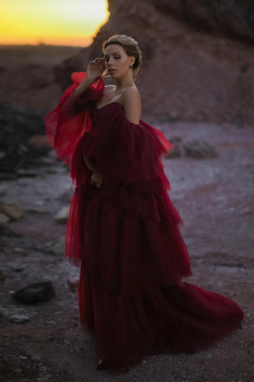 Robe de maternité rouge foncé, épaules dénudées, robe de célébrité, grande taille, volants à plusieurs niveaux, robes de fête, vêtements de nuit pour femmes, séance photo