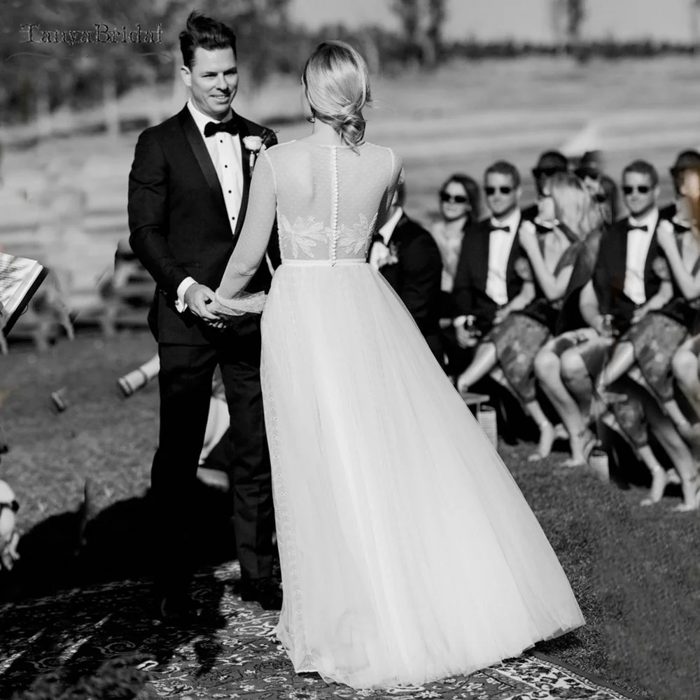 ชุดแต่งงานแขนยาว Dot Tulle ความยาวชั้น Illusion Bohemian สายชุดเจ้าสาว DW470