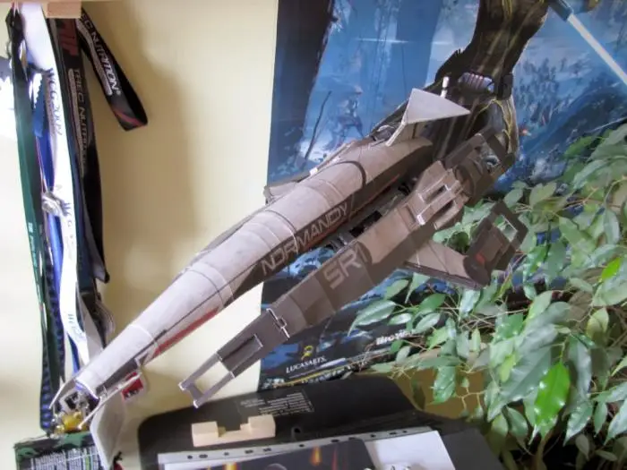 Mass Effect SSV Normandy Spacecraft 3D Paper Model DIY