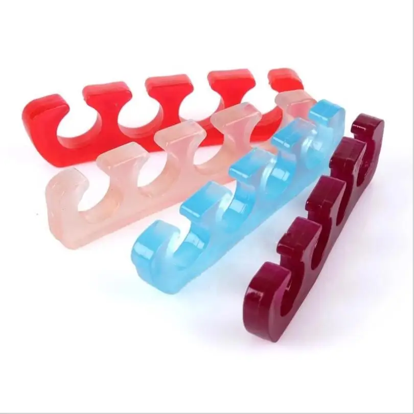 1PCS at random Silicone Toe Finger Separators  Reusable Nail Art Manicure Pedicure Foot Braces Washable Foot Care Tools T0169