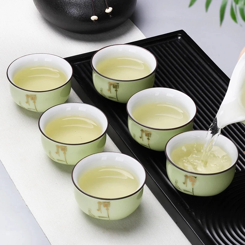 1Pcs Chinese Tea Cup Porcelain Celadon Floral Pattern In-glaze Decoration Kung Fu Tea Cup Pu\'er Drinkware Creatives Home Gifts