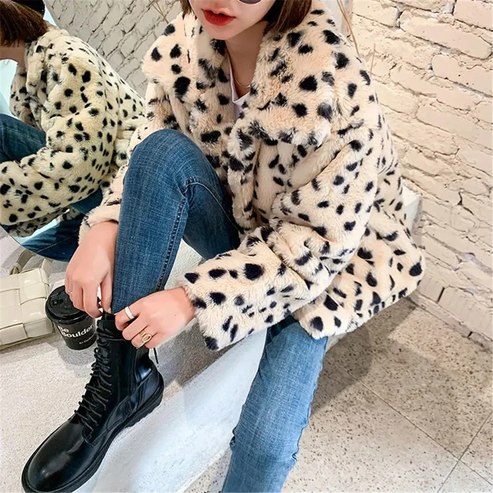 Casaco feminino com estampa de leopardo falso, lã de cordeiro solta, jaqueta de pelúcia curta, jaqueta fofa, moda coreana, inverno novo, Y2k, 2021