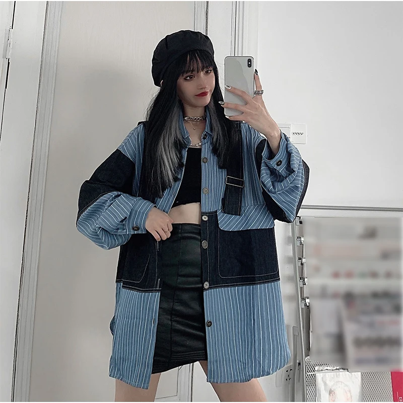 Blus Kemeja Patchwork Denim Wanita Lengan Panjang Chic Palsu Dua Potong Blus Bergaris Vertikal 2022 Musim Semi Wanita Pakaian Luar Baru