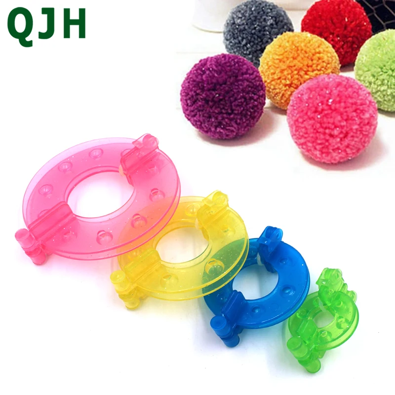 

1Set 4 Sizes DIY Sewing Tools Pompon Set Plastic Pom Pom Maker Fluff Ball Weaver Needle Craft Knitting Tool Color Random