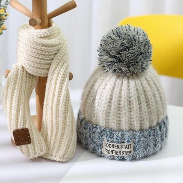 

Baby hat and scarf two-piece set of boy and girl autumn winter woollen hat for children with wool warm jumper hat Korean version