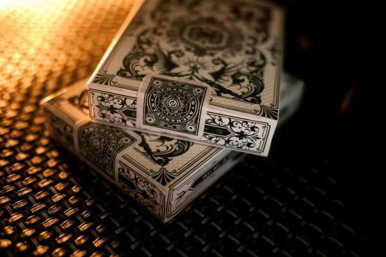 Arcangeli per biciclette carte da gioco Theory11 Deck USPCC da collezione Poker Magic Card Games trucchi magici puntelli per mago