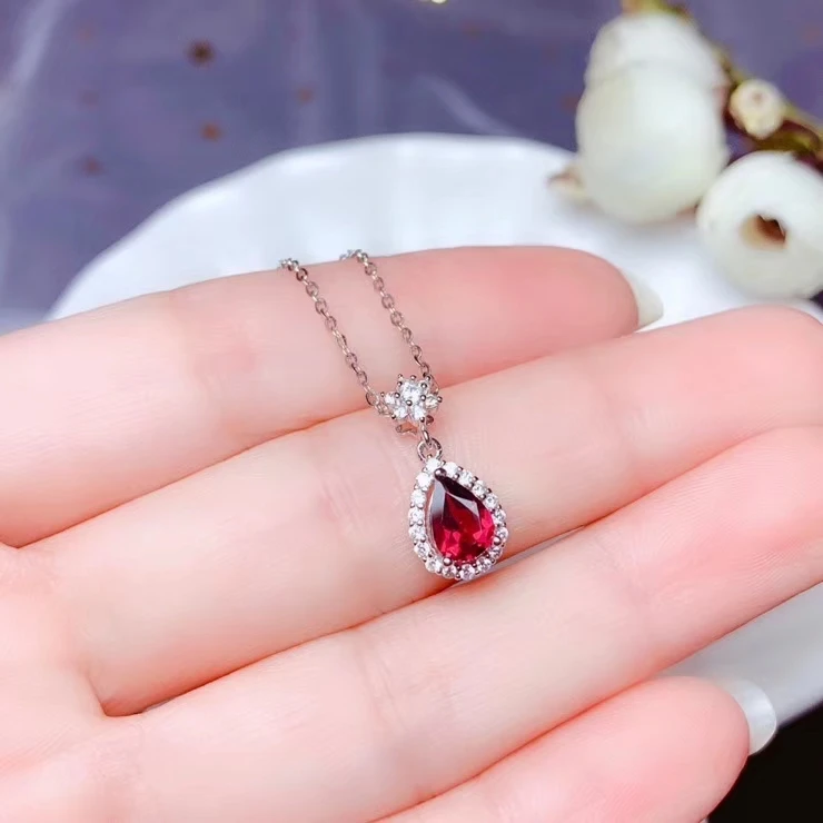 KJJEAXCMY Fine Jewelry 925 Sterling Silver Inlaid Natural Gemstone Garnet Female Miss Pendant Necklace Beautiful Support Test
