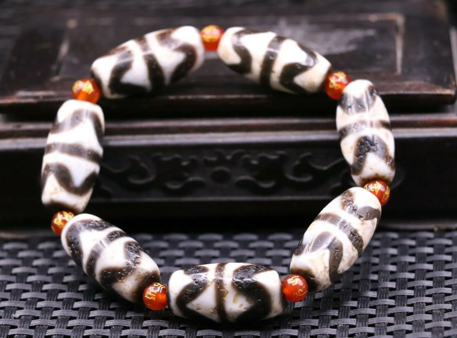 

Energy Tibetan Old Agate Tiger Tooth Power Totem dZi Bead Bracelet bangle