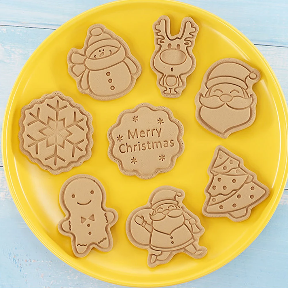 8Pcs/Set Christmas Mold Santa Claus Elk Snowflake Snowman Gingerbread Man Pattern Mold Biscuit Mold Cookie Cutter Sugarcraft