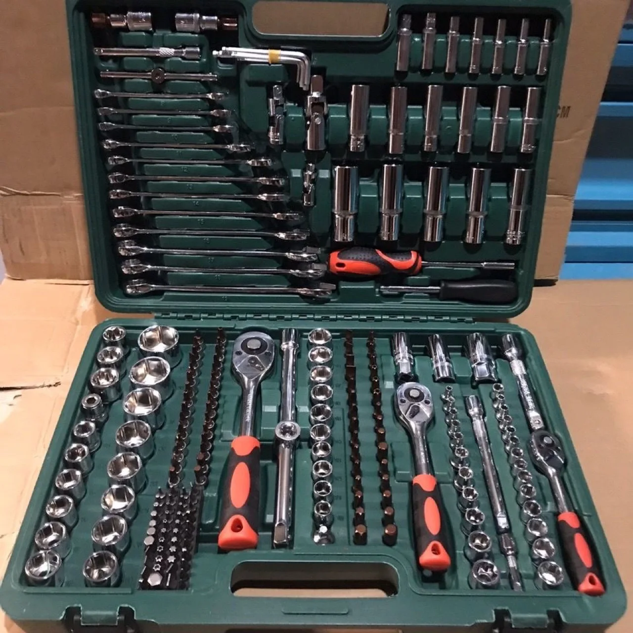 Auto repair kit 216 pieces socket wrench auto protection tool 72 teeth quick wrench combination kit