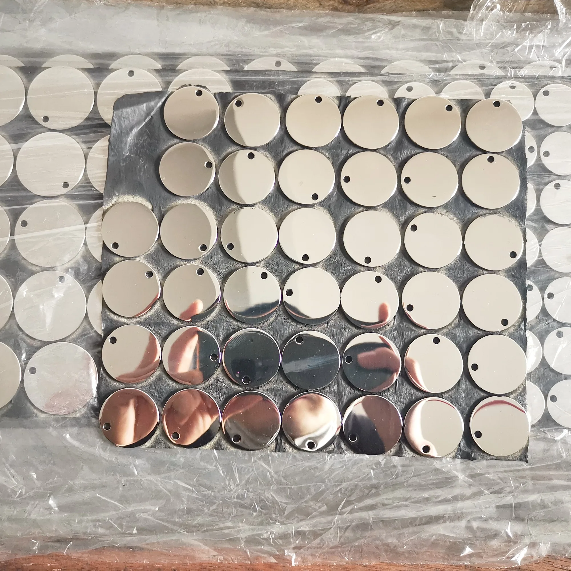 Polerowane Partia 10 sztuk luzem Moda 20mm/25mm/30mm Okrągłe Medale Tag charms stal nierdzewna nowy projekt Biżuteria Znalezienie DIY