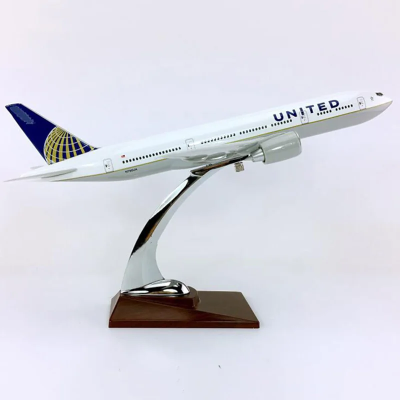 1/200 Boeing777-300 Big United Airlines Airplane Model Toys Aircraft Diecast Plastic Plane Gifts for Adult Boys Airliner Display