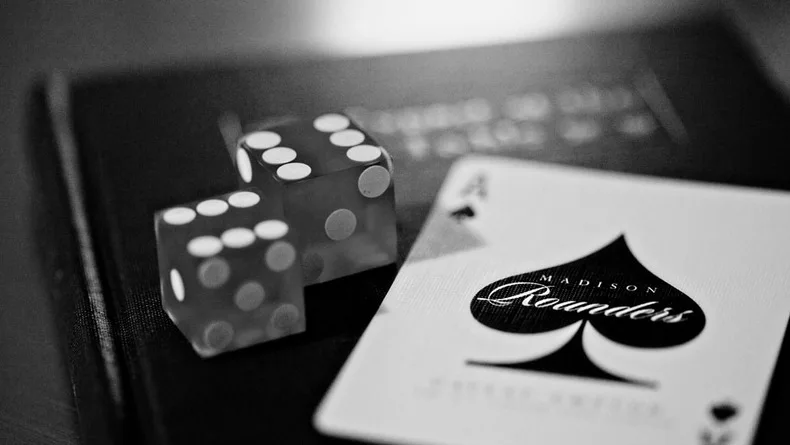 Ellusionist Madison Rounders Black/White Deck Collectible Poker Card Games