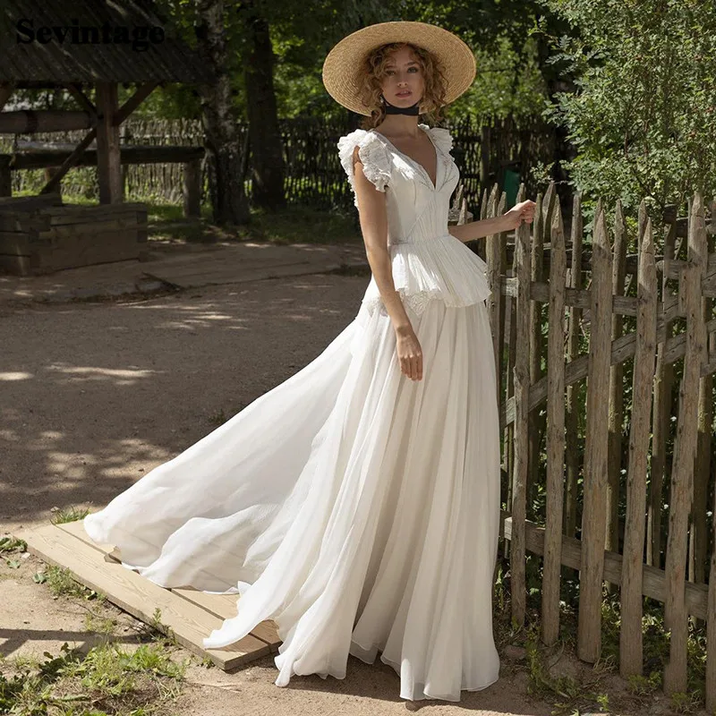 Robe de mariée princesse en mousseline de soie, style Boho, avec plis et dentelle perlée, col en v, dos nu, robes de mariage à plusieurs niveaux