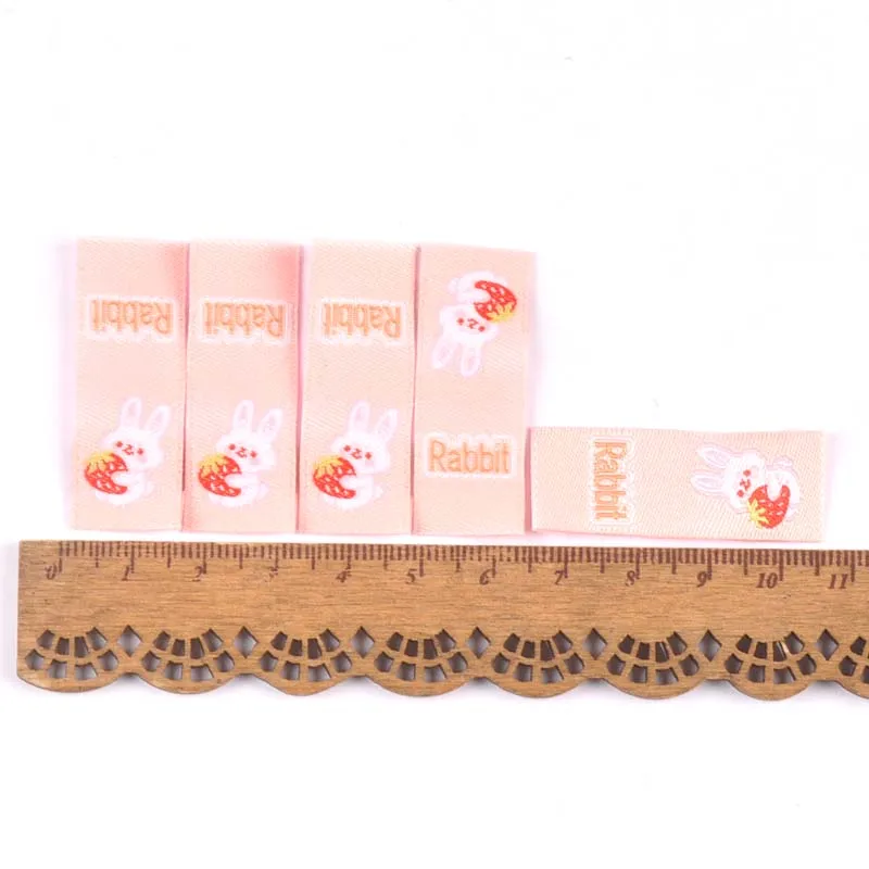 Lovely Cat Animal Pattern 50pcs Handmade Woven Label For Clothing Care Labels Cartoon Shoes Bags Garment Tags 15x40mm CP3209