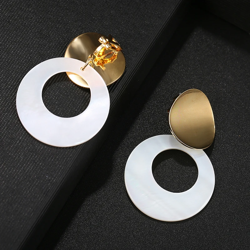 2019 New Design Golden Natural Round Shell Non Pierced Clip on Earrings Ear Clips for Women Bijoux Brincos Party Gift jewellry