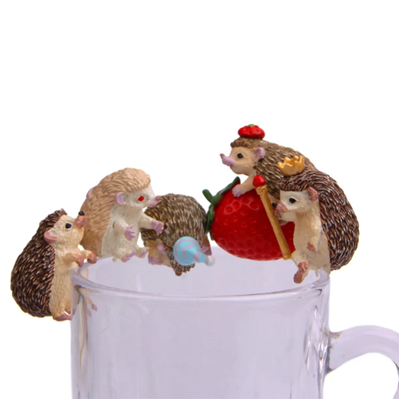 

Crown Hedgehog Baby Strawberry Chef Toys Animal Figurines The Edge of Cup Mini Action Figure Doll Models Party Decorations Gifts