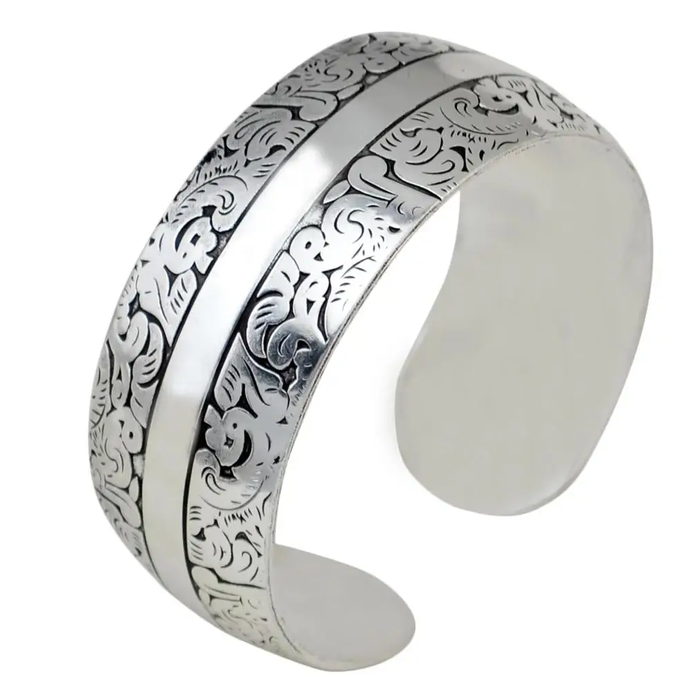 سوار الكفة الفضي العتيق للنساء ، بوهو ، أنتيكة ، أساور منحوتة ، أساور ، غجري ، قبلية ، باكستان ، نيبال ، مجوهرات