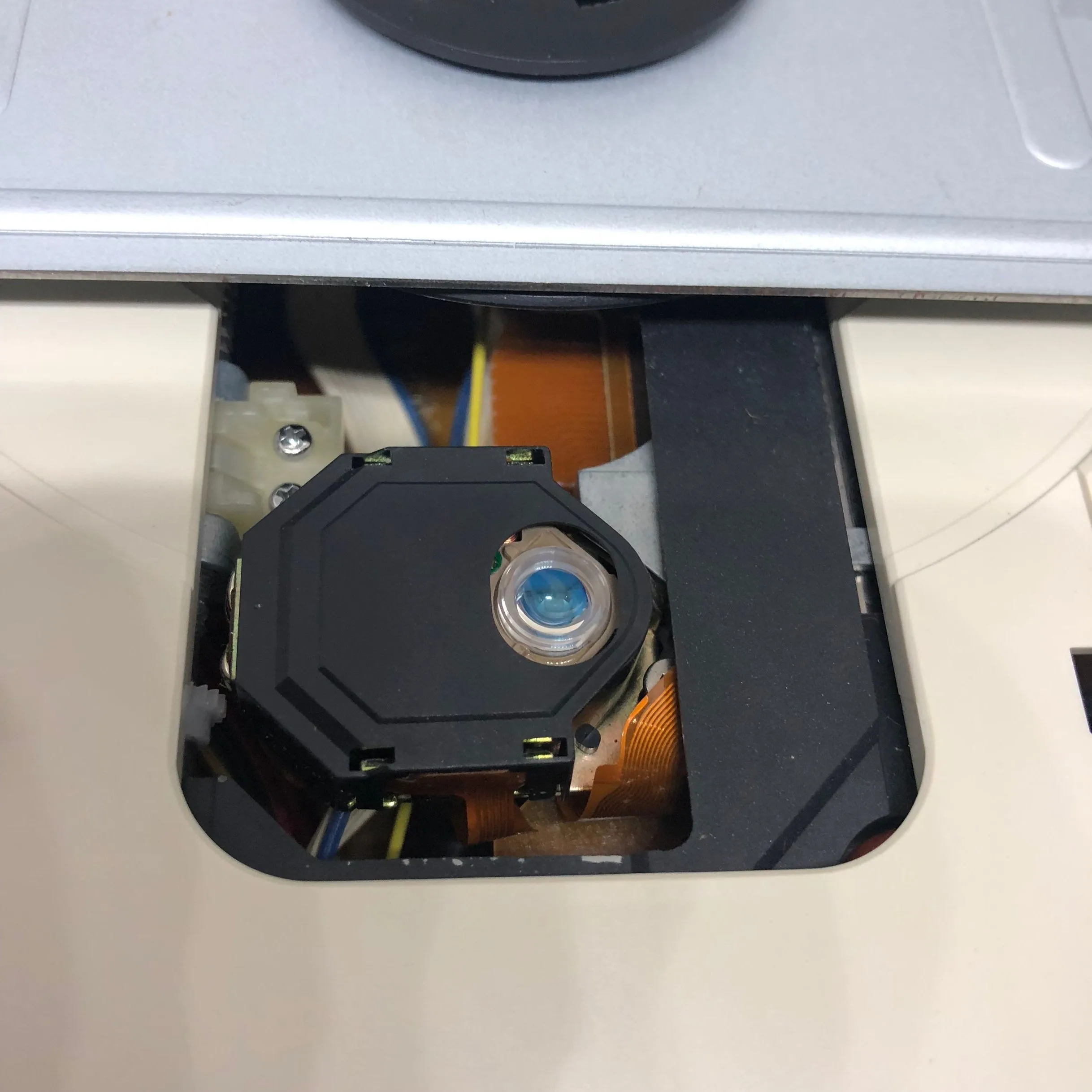 Фонарь с лазерной линзой с диагональю 360 А, Лазерная линза, оптический блок связи с механизмом