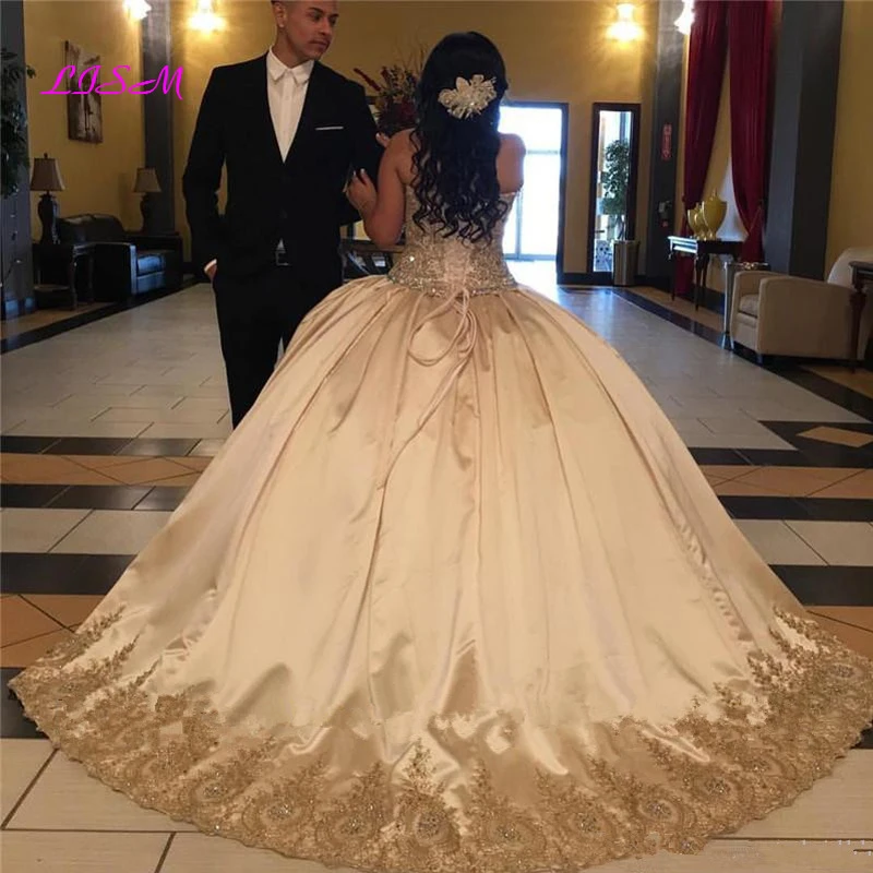 Luxury Gold Lace Sweet 16 Quinceanera Dresses 2022 Ball Gown Crystals Plus Size Satin Masquerade Vestidos 15 Anos Prom Dress