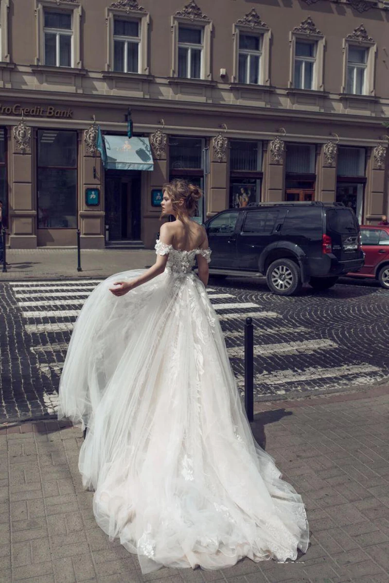 Vestido de novia bohemio con hombros descubiertos, con Apliques de encaje, para playa, vestido de novia de princesa, hecho A medida