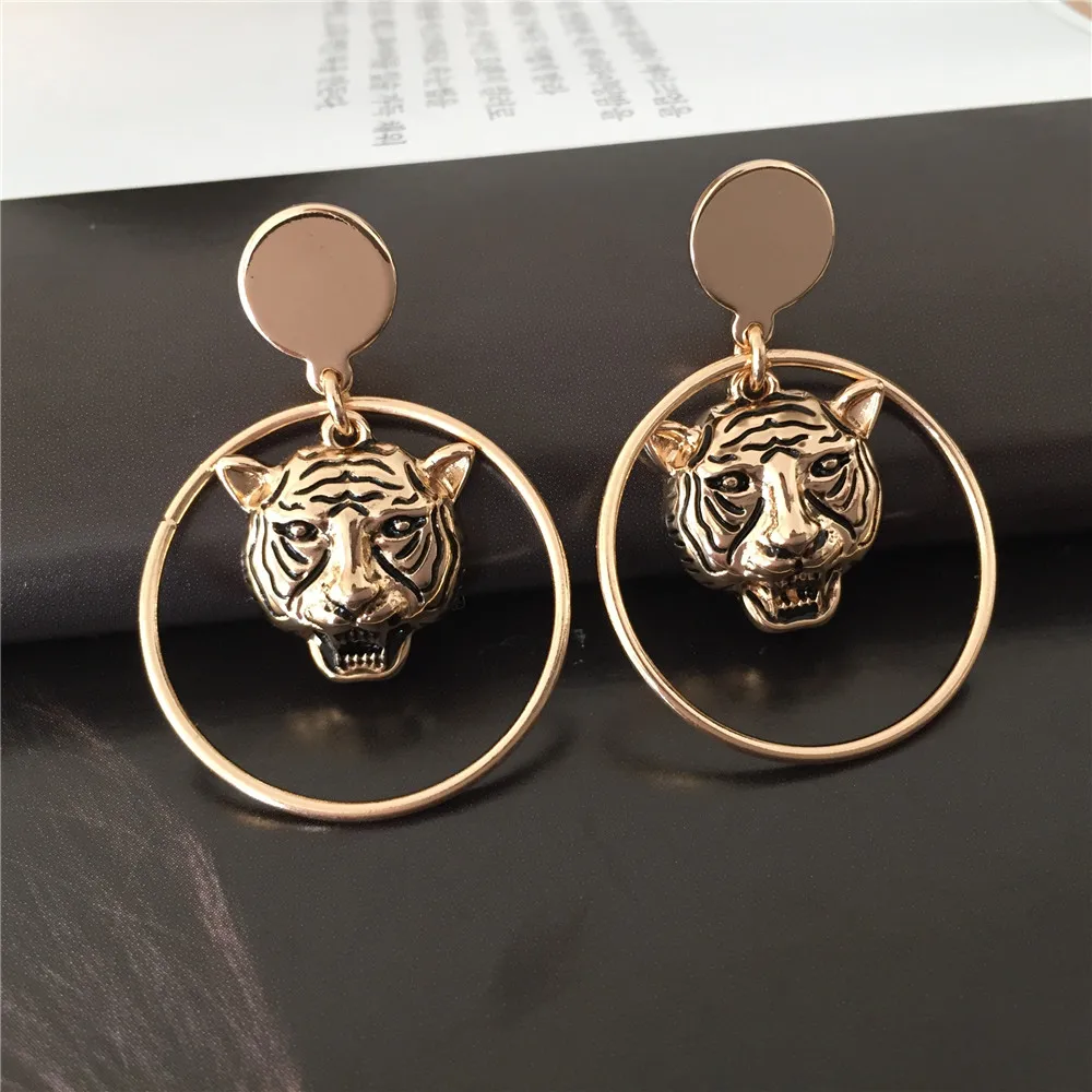 Cute Tiger and Leopard Pendant Drop Dangle Statement Earrings Modern Female Jewelry Metal Geometric Golden Hanging Swing Earring