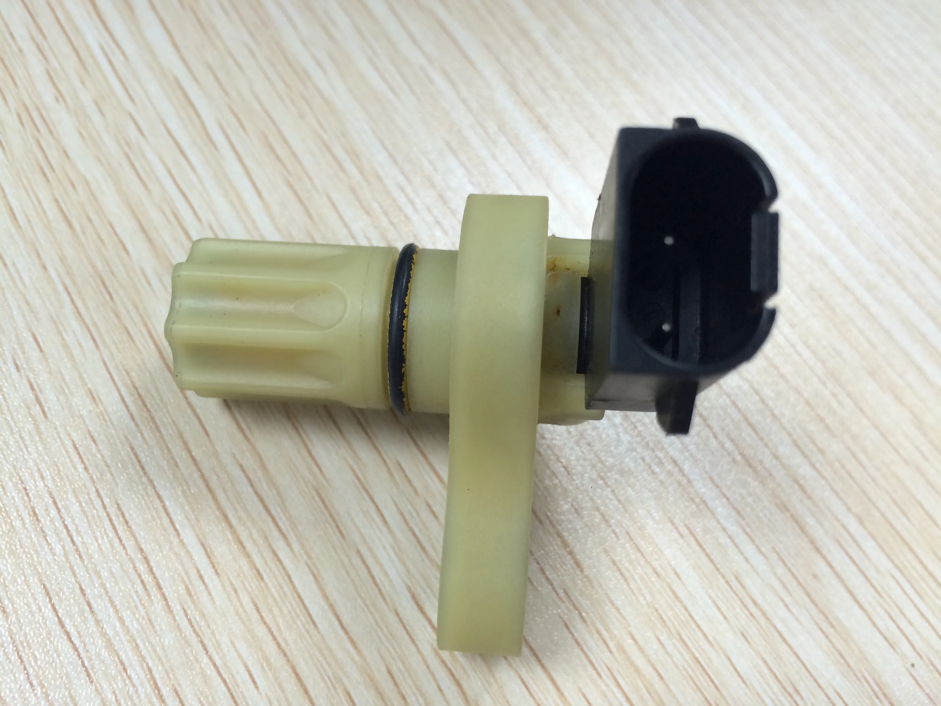 Original Quality Transmission Speed Sensor For Ford mondeo1.8 Speed sensor XS7P-7M101-AB XS7P-7M101AB XS7P7M101AB