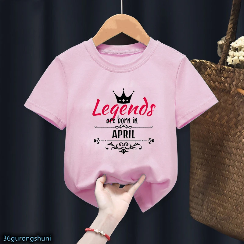 Kaus Gambar Cetak Digital Ulang Tahun Legends Are Born Januari-desember T-Shirt Anak Perempuan Imut Atasan Lengan Pendek Warna Merah Muda Anak-anak Mode Musim Panas