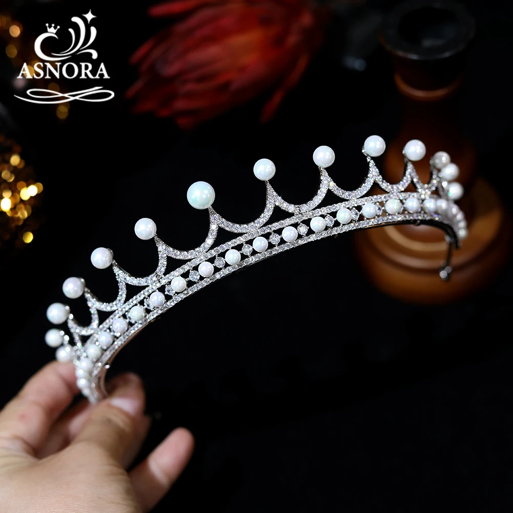 Imagem -02 - Luxo cz Pérola Tiaras e Coroas Acessórios do Cabelo do Casamento Sparkly Noiva Cristal Headwear Clássico Europeu Rainha Coroa