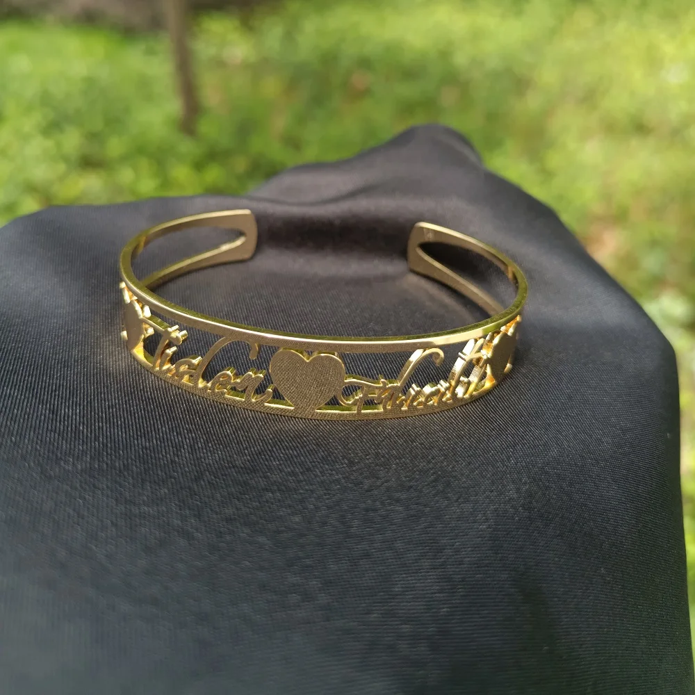 Cuff Bracelet Customized Name Heart Bracelets Two Colors Custom Open Bangle Femme Nameplate Stainless Steel Women Letter Wrist