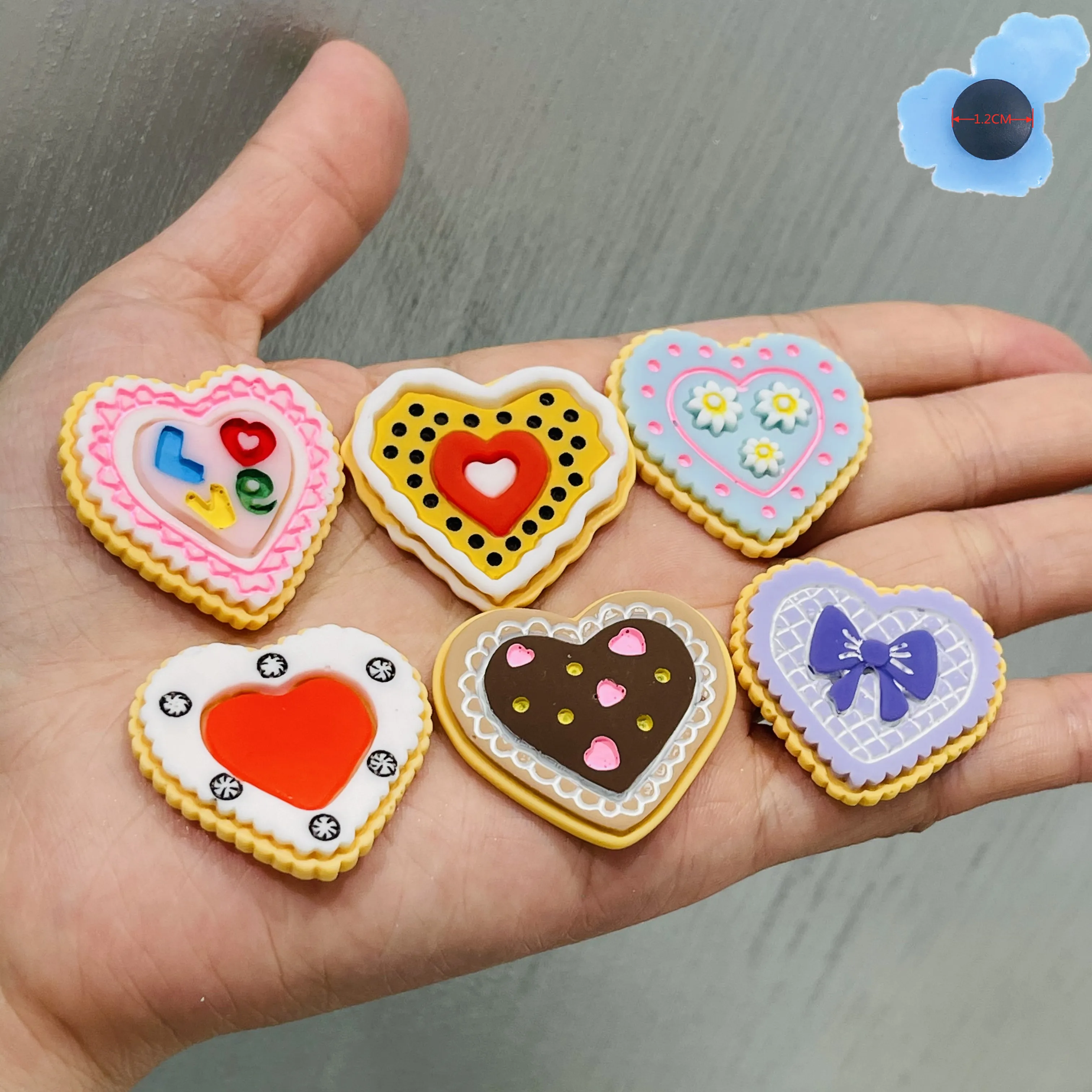 Single Sale 1Pcs Colorful Heart Children Garden Shoe Charms Decorations Shoe Accessories Forcute Wristbands Kids Gifts