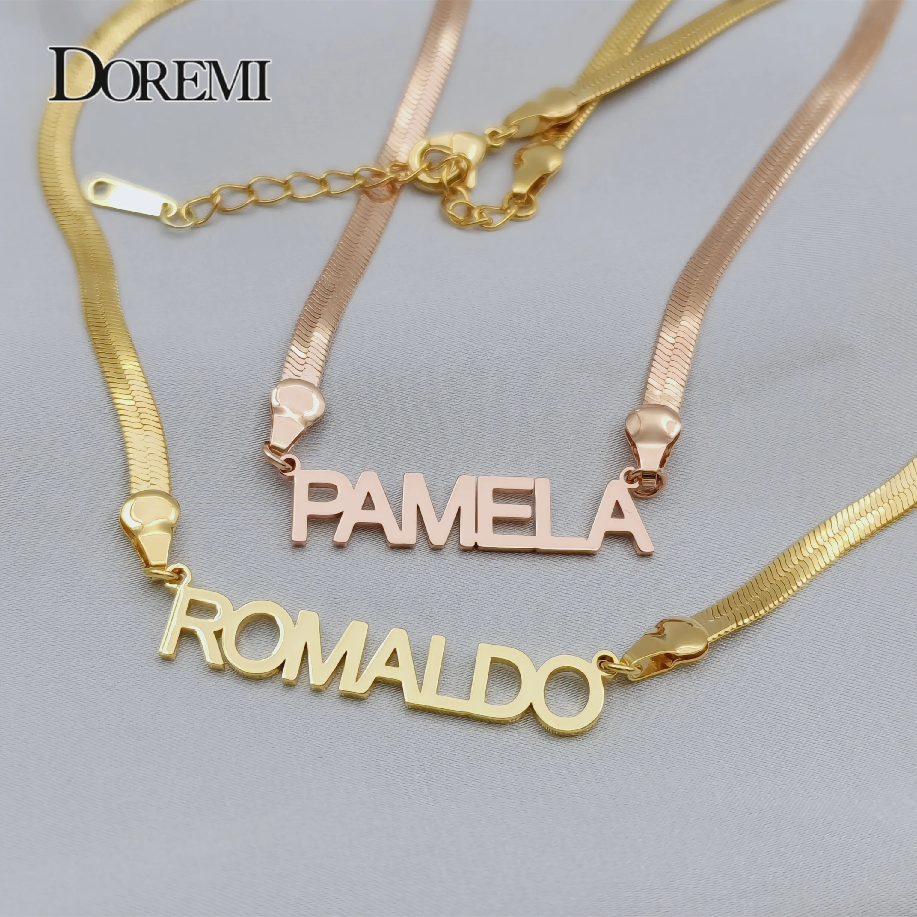 DOREMI Custom Flat chain Name Necklace Pendant Necklace Personality Nameplate Necklace Jewelry Gift for Women Mom Girl Christma