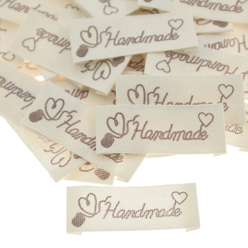 50PCS/pack Heart Printed Washable Cloth Labels DIY Handmade Craft Sewing Garment Hat Tags Decoration Material