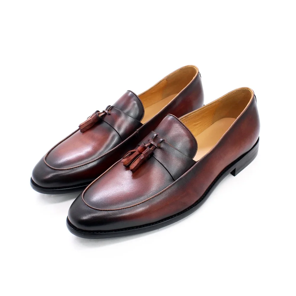 

Luxury Italy Desinger Men Tassel Loafers Shoes Cow Leather Office Wedding Dress Shoes Slip On Flat Casual Black Brown Mens Shoes