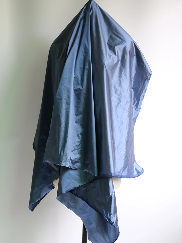 100 cm * 148 cm glänzendes, nach unten beweisendes Material, Stoffschattierung, blaue Burgunder-Nylon-Textilien, Cired – Detail 27