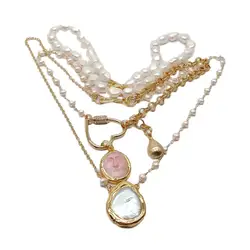 YYGEM 3Strands Pink Queen Conch Facial Coin Pearl Charm Cultured White Baroque Pearl Chain Collier statement necklace