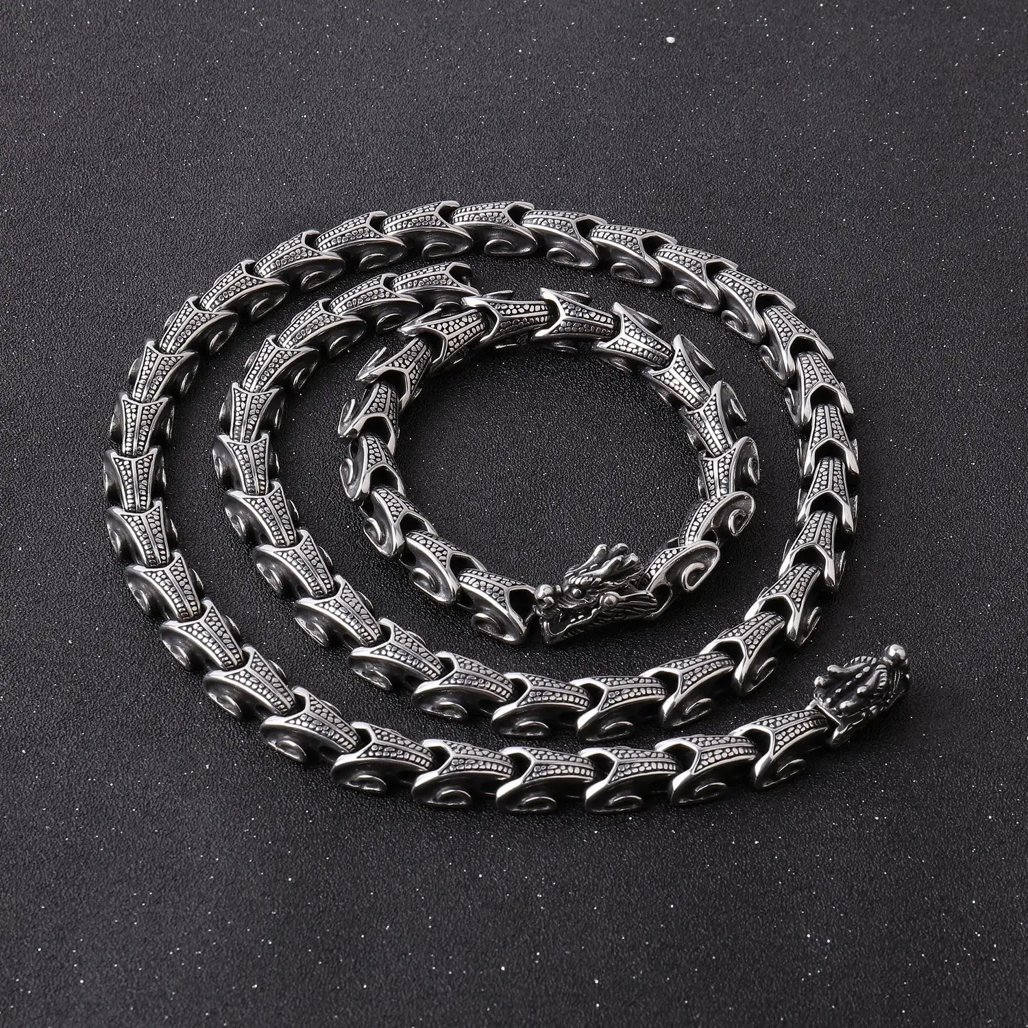 Men's Domineering 316L Stainless Steel Trend Personality Keel Necklace Black Titanium Steel Dragon Pattern Necklace Wholesale