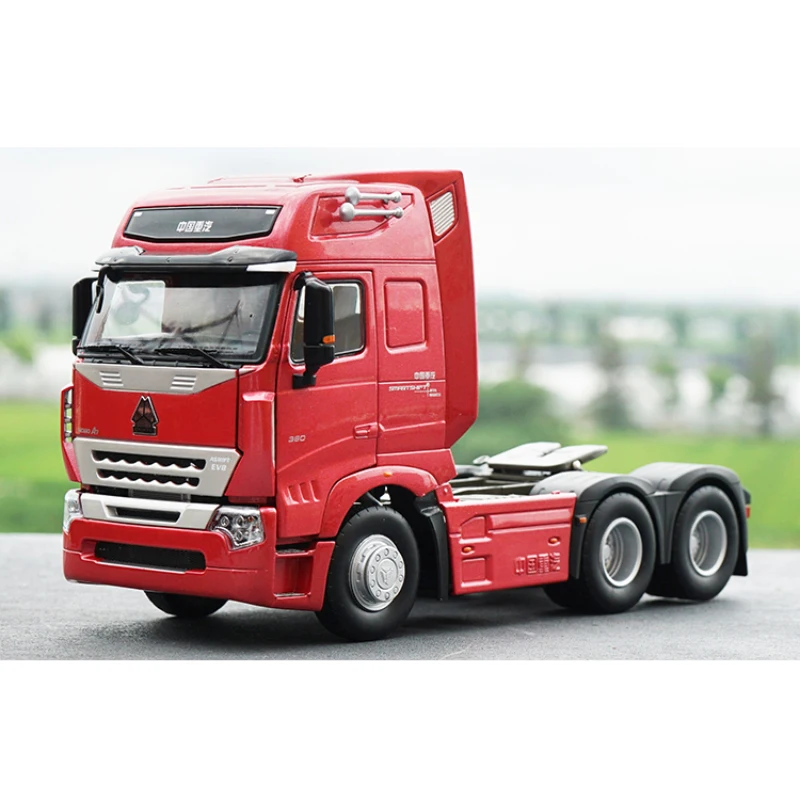 

Diecast Alloy Turck 1/36 Scale SINOTRUK HOWO A7 Tractor Static Display Car Model Diy Collocation Toys for Boys 18 Years