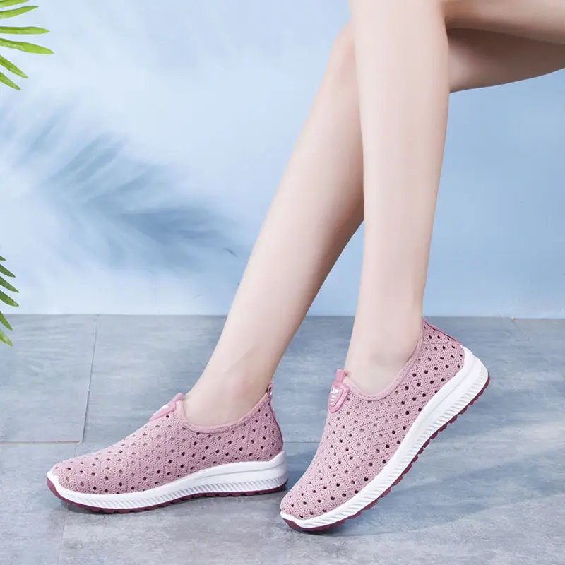 Knitted Women's Shoes Summer Old Beijing Cloth Art Breathable Hollow Knitted New Leisure Sports Shoes Middle Aged Women's Shoes