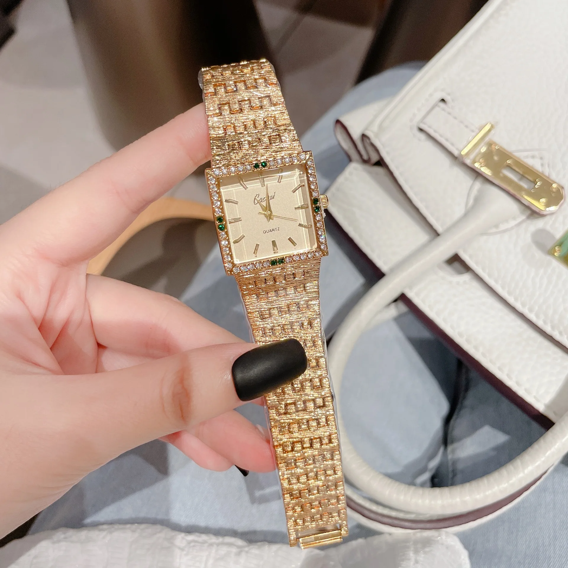 Ladies Fashion Watch Stainless Steel Band Luxury Diamond Diamond Green Square Dial Gold Watch