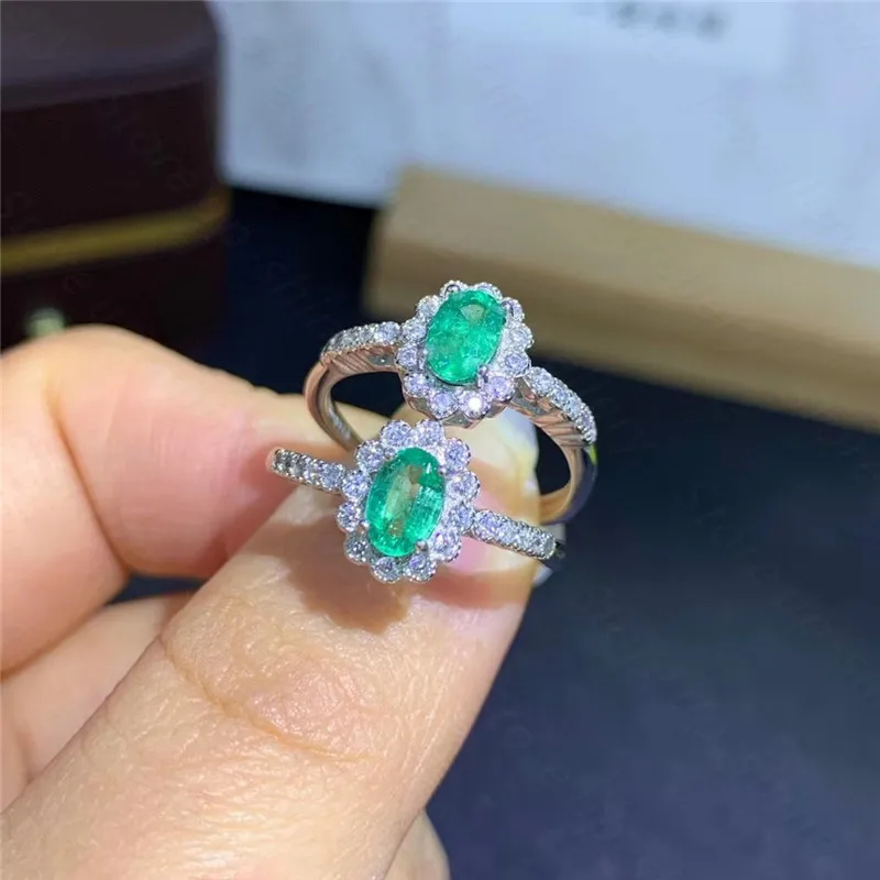 Women's new ring natural emerald ring 925 silver simple design fresh and lovely style