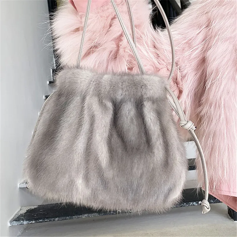 Women\'s Bag Ladies Real Mink Messenger Bag Ladies Fashion should Bag Fluffy Mink Fur Drawstring Fur Bag Bags For Women