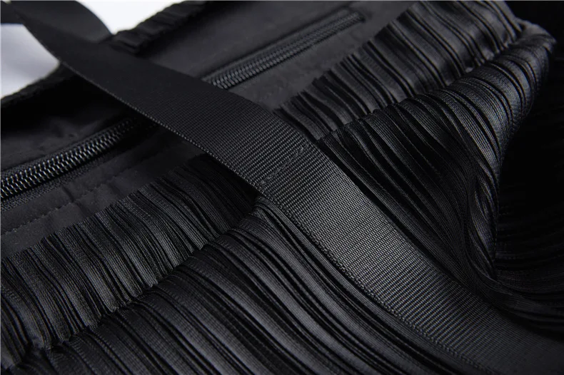 IN STOCK Miyake High-end pleated twilight black handbag HOT SELLING