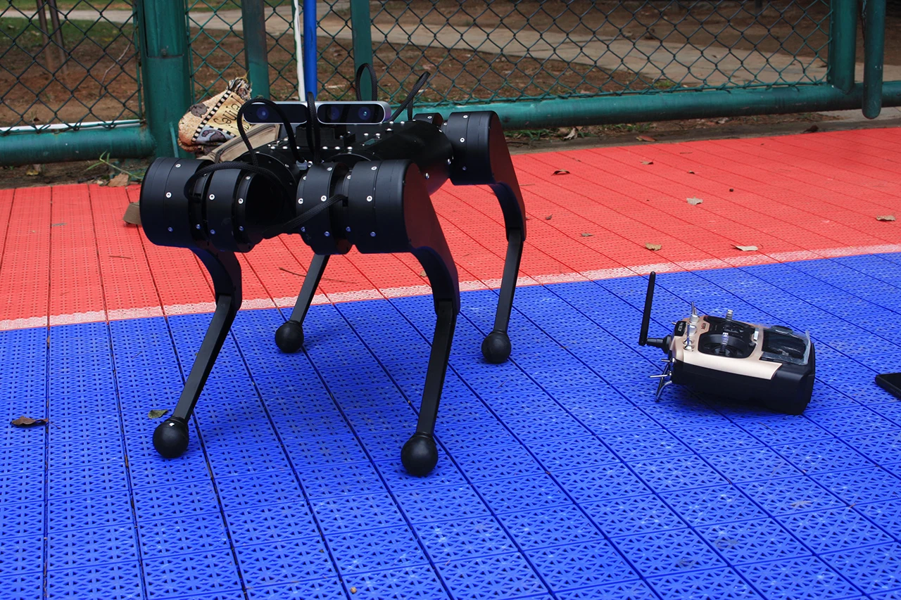 open source support delvelopment MIT cheetah quadruped robot Electric drive robot  Mini Cheetah Biomimetic robotics labrobot