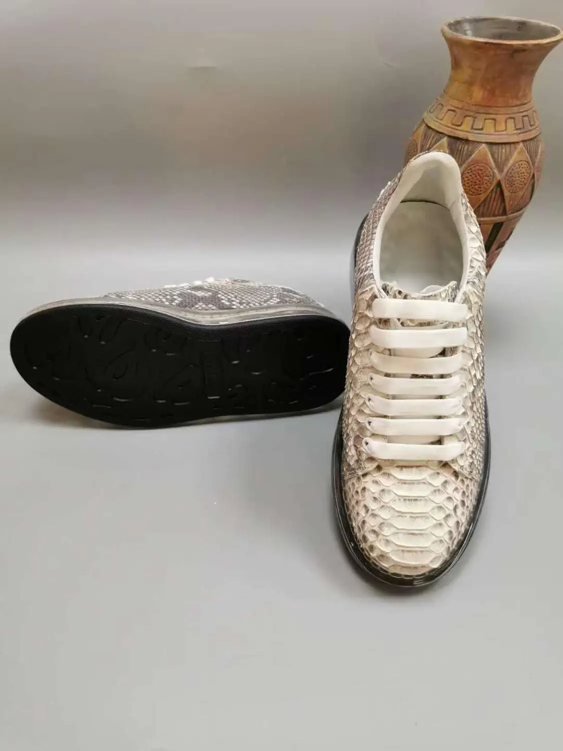 100% Real Genuine python skin snake leather men fashion shoe sneaker flat leisure shoe with cow skin lining yellow gold beige